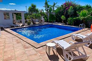 Terrace and swimming pool