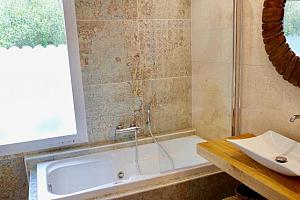 Bath and shower over