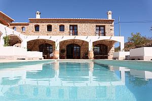 Swimming pool, small hotel, Alicante