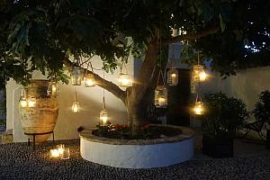 Cortijo El Guarda at night
