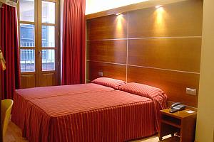 Gomerez room, Puerta de Las Granadas