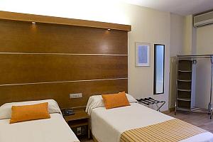 Twin room with aircon