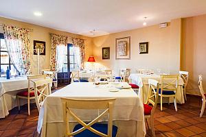Restaurant, hotel, Sabiote
