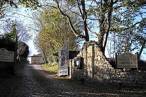 Entrance gate, Palacio de Cutre