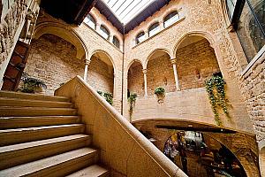 Gothic patio, Palau Lo Mirador