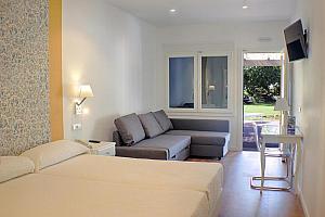 Double room with sitting area