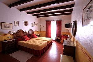 Double Room,, twin beds, Ses Rotges