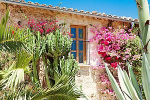 Small rustic style hotel in Mallorca