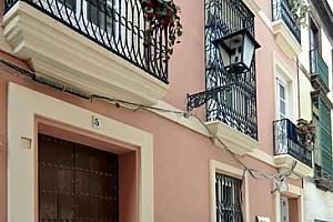 Small cheap hotel in Seville